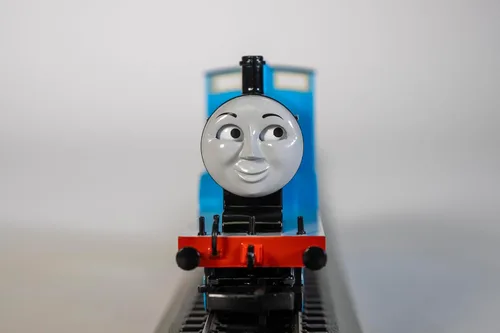 Vista 5 de Bachmann Trenes - THOMAS & FRIENDS LOCOMOTORA EDWARD con Ojos Móviles - Escala HO