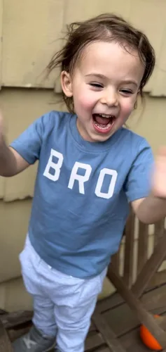 Vista 2 de Kislio Conjunto de 2 piezas de ropa de bebé niño de manga corta con estampado de letras Bro y pantalones casuales