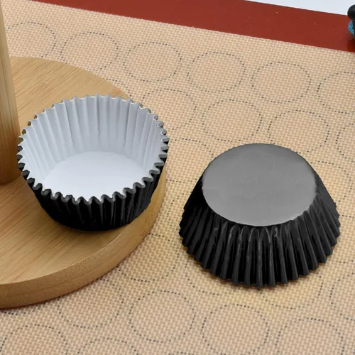 Vista 5 de 200 piezas de forros de papel de aluminio negro para cupcakes, tazas estándar para hornear, moldes de papel para muffins