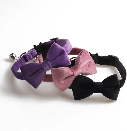 Vista 2 de Love Dream Collar de gato con pajarita y campanas, paquete de 2 collares de terciopelo de seguridad para gatitos con pajarita extraíble para gatos