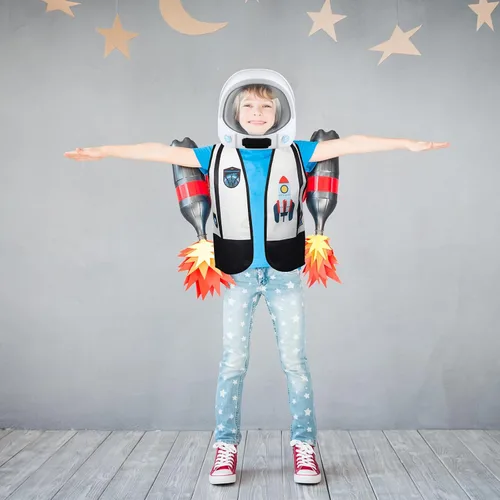 Vista 6 de Bonuci Set of 24 Kids Astronaut Cosplay Costume Set Include 8 Astronaut Vests 8 Astronaut Helmets and 8 Non Woven Astronaut Treat Gift Bags for Kids