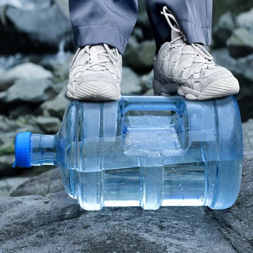 Vista 4 de Luxshiny Cubo de agua purificado de plástico con mango para uso y almacenamiento para acampar e hidratación diaria
