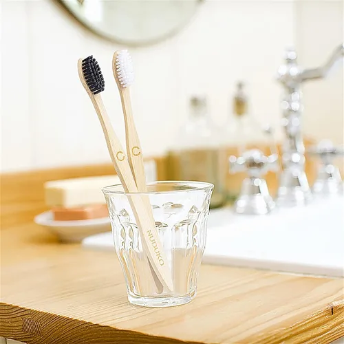 Vista 4 de NUDUKO Cepillos de dientes de bambú biodegradables, paquete de 10 unidades, ecológico, cepillo de dientes de madera natural, sin BPA