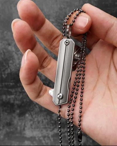 Vista 4 de Samior HY004 Mini cuchillo de bolsillo con mango de titanio, hoja de damasco de 1.4 pulgadas, llavero de cuello utilitario EDC cuchillos