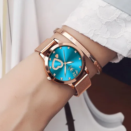 Vista 8 de Relojes de oro rosa para mujer, muñeca pequeña, preciosa abeja, corazón de diamantes, esfera romana, reloj de pulsera de malla de moda para mujer