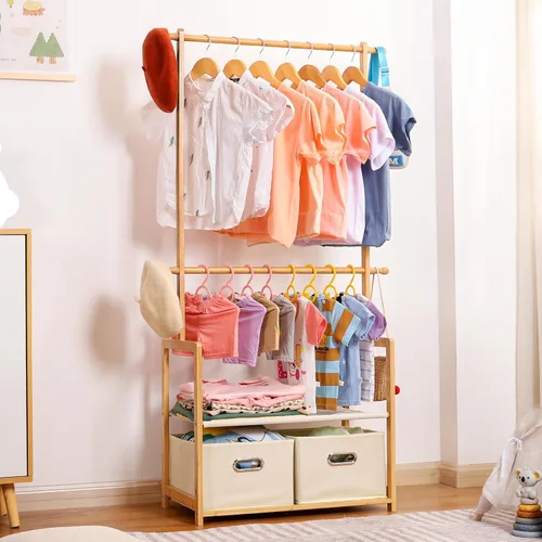 Vista 9 de Perchero de bambú para niños con 2 cestas de almacenamiento y 2 varillas ajustables para colgar, soporte para ropa infantil con estante, estantes