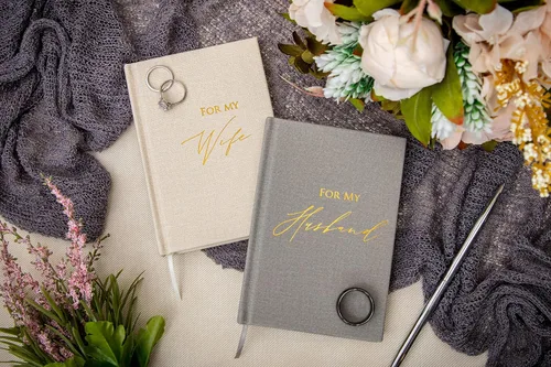 Vista 3 de MUUJEE Libros de Votos de Tapa Dura (Juego de 2) – Libros de Discursos de Ceremonia de Boda con Relieve de Papel Metalizado para Renovación
