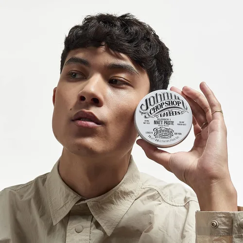 Vista 6 de JOHNNY'S CHOP SHOP Pasta mate #1 para hombre para peinar el cabello, de calidad profesional, sujeción fuerte, textura duradera, aspecto natural