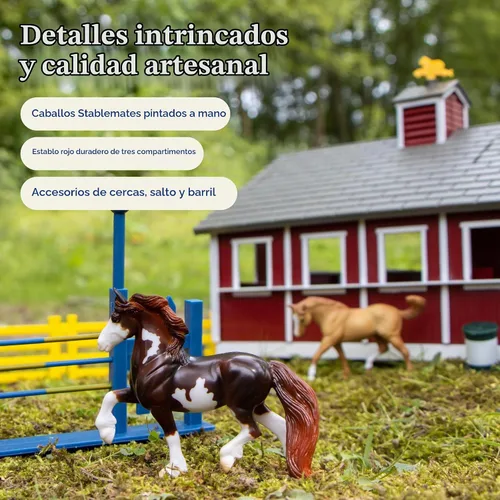 Vista 6 de Breyer Stablemates Juego de Establo Rojo con 2 Caballos – Juguetes Realistas de Caballos para Niñas de 4–8 Años, Juego de Granero con Cercas