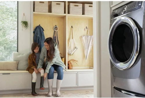 Vista 6 de Electrolux Lavadora de carga frontal apilable de 4.5 pies cúbicos en titanio con SmartBoost, blancos ópticos y enjuague puro
