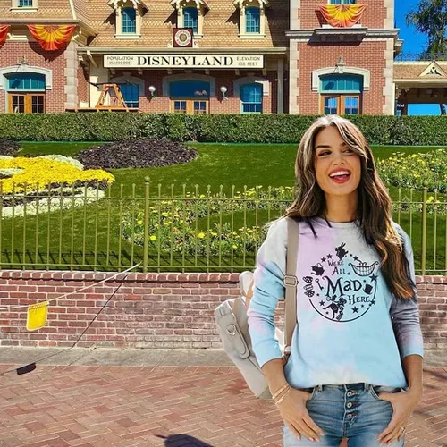 Vista 5 de ASTANFY Alice in Wonderland - Sudadera vintage para mujer, diseño de sombrerero loco, diseño de reino mágico, para vacaciones, manga larga