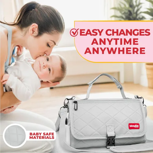 Vista 3 de Cambiador de pañales portátil de alta calidad, tapete de viaje acolchado extra grueso con bolsillo para toallitas - Impermeable, fácil de limpiar