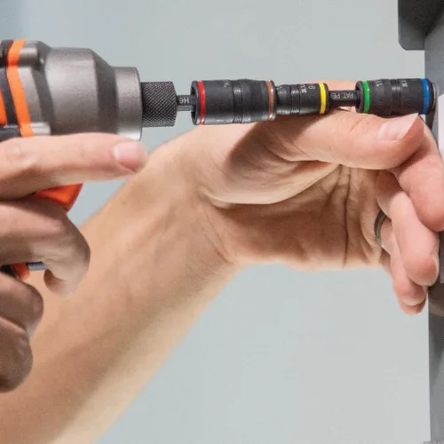 Vista 5 de Klein Tools 80083 Kit de destornillador de impacto con juego de llaves de impacto SAE 7 en 1 y destornillador de longitud ajustable multibroca 14