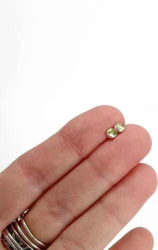 Vista 13 de Aretes de tuerca con piedras preciosas para mujeres y niñas, bisel redondo de 0.157 in de plata esterlina 925