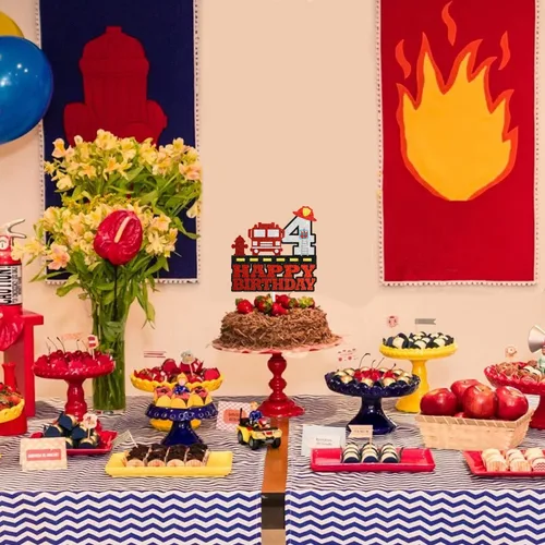 Vista 6 de Decoración para pastel de fuego de 4º cumpleaños – Sombrero de hidrante de escalera de camión temática para fiesta de cumpleaños SugarGera