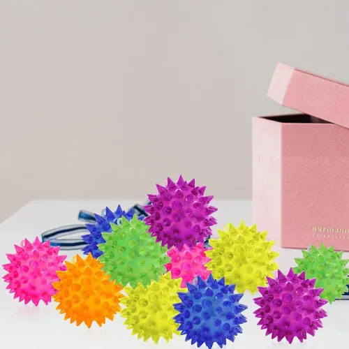 Vista 9 de Paquete de 12 pelotas LED con luz, antiestrés sensorial, esponjosas, puntiagudas, brillantes en la oscuridad, juguetes de pelotas puntiagudas