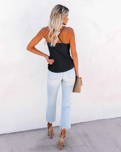 Vista 3 de Aoulaydo Camisola de satén con tirantes delgados y cuello en V para mujer, con cuello vuelto, camisola de seda, sin mangas