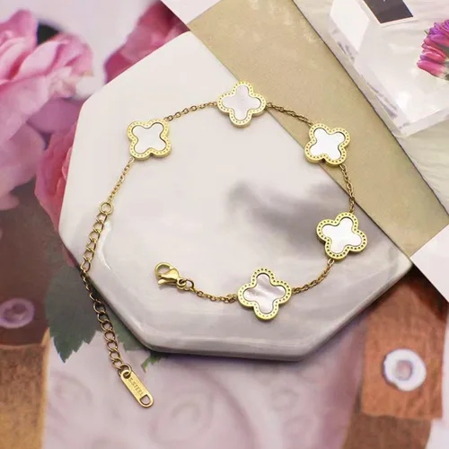 Vista 5 de Juego de trébol de la suerte chapado en oro de 18 quilates pulseras aretes collar colgante para mujer joyería simple regalo para mujeres y niñas