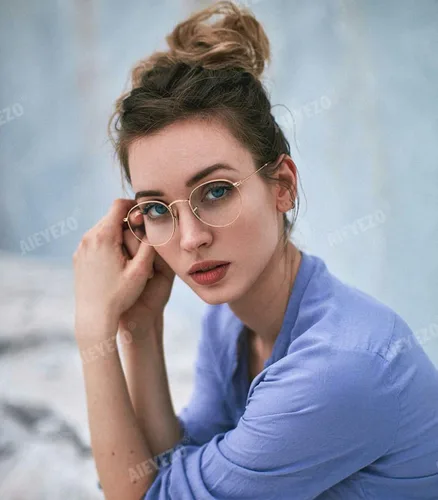 Vista 2 de AIEYEZO Gafas redondas para mujeres y hombres, lentes de bloqueo de luz azul, lentes circulares con marco de alambre de metal