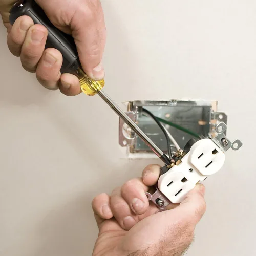 Vista 9 de Klein Tools 85808 - Juego de 8 piezas de destornilladores, fabricado en EE. UU., puntas mecanizadas de precisión, (4) Phillips, (3) ranuradas