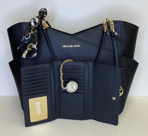 Vista 4 de Michael Kors Jet Set - bolsa de hombro para viaje con cadena grande, cartera triple Michael Kors Jet Set.