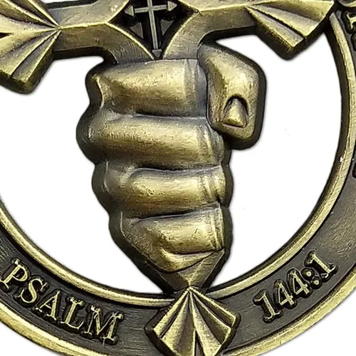 Vista 5 de Espada del Espíritu Moneda WAR Salmo 144:1, Quien entrena mis manos para la guerra Desafío Moneda Artesanía