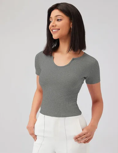 Vista 2 de Bashafo Camisetas de manga corta con cuello en V para mujer, ajustadas, casuales, de punto acanalado
