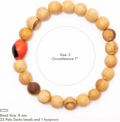 Vista 4 de Luna Sundara Pulsera Palo Santo y Huayruro hecha a mano en Perú altamente aromática y espiritualmente limpiadora