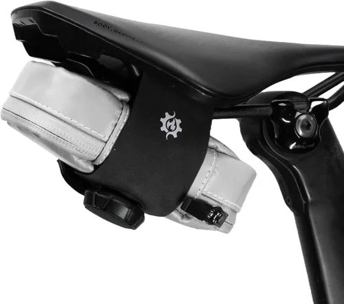 Vista 17 de Bolsa de sillín magnética Lumiere & Co. Falcon – Bolsa de bicicleta ultra pequeña de 0.37L, cierre magnético rápido Bolsa de asiento específica