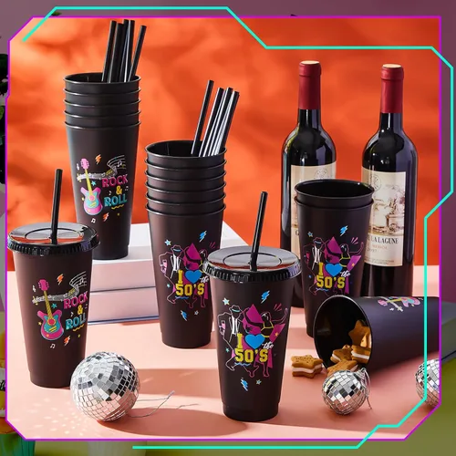 Vista 4 de Uiifan 16 piezas de decoraciones de fiesta de los años 50, tazas reutilizables de los años 50 con tapas y pajitas, suministros de Rock Sock Hop