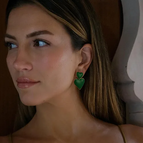 Vista 2 de Kenivira Aretes colgantes de corazón de oro, aretes colgantes de doble corazón para mujeres y niñas