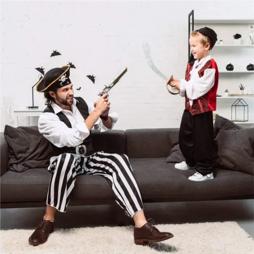 Vista 4 de D-Fokes Paquete de 2 sombreros de pirata de fieltro para niños, sombrero de fiesta pirata de tres esquinas, disfraz de capitán pirata con estampado