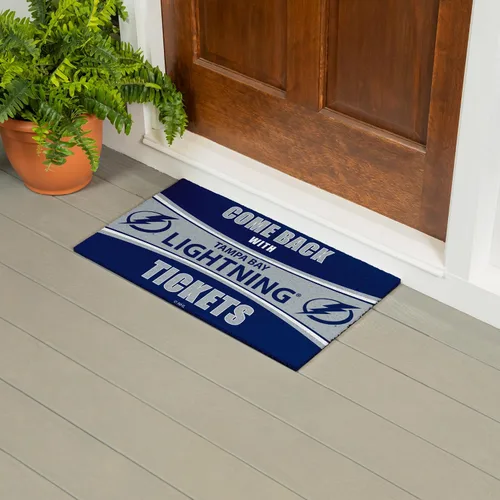 Vista 2 de Team Sports America NHL Tampa Bay Lightning Entrada interior y exterior 28 x 16 pulgadas Parte trasera antideslizante Tapetes de bienvenida