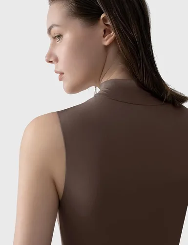 Vista 63 de PUMIEY Body sin mangas con cuello alto falso para mujer, colección Sharp