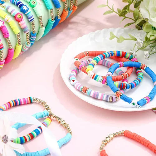 Vista 5 de Jadive 48 piezas de pulseras de Navidad de la amistad a granel, pulseras ajustables coloridas para niños, pulseras elásticas de arcilla, pulseras