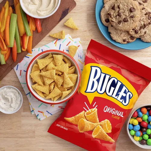 Vista 4 de Bugles Bocadillos de maíz crujientes originales, bolsa de aperitivos, 7.5 onzas
