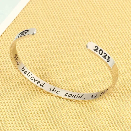Vista 6 de M MOOHAM Graduation Gifts for Her Him 2025, Inspirational Graduation Bracelets Class of 2025 High School College Graduation Gifts for Her with