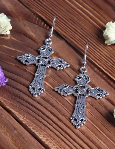 Vista 5 de Aretes de cruz gótica para mujer, aretes góticos negros, aretes góticos, aretes punk vintage, aretes colgantes de cruz de plata, joyería gótica