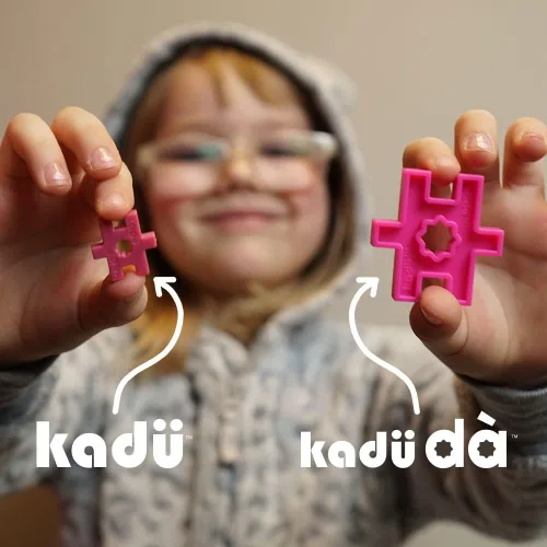 Vista 9 de KADU Classic Conjunto Clásico de 250 Piezas – Juguete de Construcción + Edificación STEM/STEAM, para Juego Abierto + Imaginativo Edades 5+