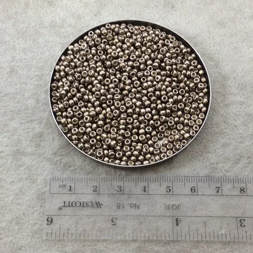 Vista 2 de Pewter Miyuki Round Rocailles 8/0 Seed Bead Duracoat galvanizado aproximadamente 0.78 oz tubo