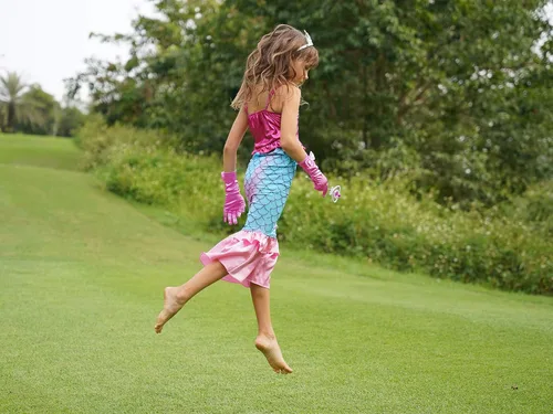 Vista 3 de Funna Disfraz de sirena para niñas, vestido de princesa con accesorios rosa, talla 4T