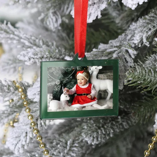Vista 27 de UNIQOOO 8 adornos de marcos de fotos de acrílico negro de Navidad para mostrar fotografías, 2.5 x 2.5 pulgadas decoración colgante festiva, marcos