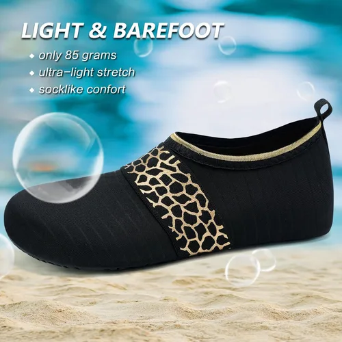 Vista 3 de Deevike Zapatos acuáticos para mujeres y hombres, estilo descalzo, de secado rápido, calcetines de agua sin cordones para playa, piscina, natación