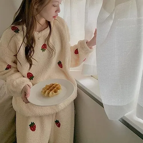 Vista 7 de Kawaii - Conjunto de ropa de dormir de fresa para mujer, ropa de descanso Kawaii