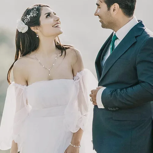 Vista 4 de YADOCA Juego de joyas de novia de perlas para mujer, collar de gota de cristal con diamantes de imitación de perlas para el cabello, pulsera