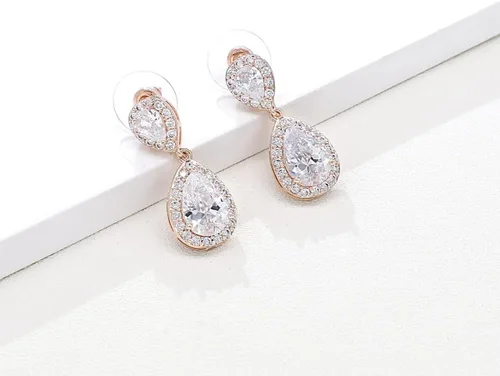 Vista 4 de UDYLGOON UDORA - Juego de aretes de gota de circonita cúbica con forma de lágrima y circonita cúbica para novia, regalos de boda para dama de honor