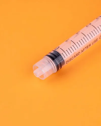 Vista 5 de Jeringa Luer Lock de 0.1 fl oz con diámetro 23G de aguja de 1 pulgada de largo, paquete sellado (20)