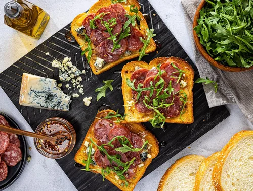 Vista 6 de Fiorucci Pepperoni natural sin curar, tamaño familiar, sabor ahumado natural picante sin nitritos y sin antibióticos, 0.23 onzas de proteína, 1