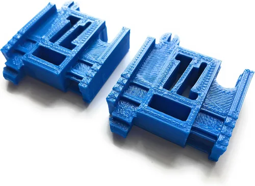Vista 2 de Adaptadores TrainLab Compatibles con Nuevo Trackmaster (2014 Gris) y Viejo Trackmaster (2009 Marrón) (2 piezas) (Azul)
