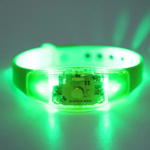 Vista 9 de plplaaoo Pulsera LED, pulsera LED de ciclismo, pulsera de silicona ajustable con luz LED, luces de correr para corredores, bandas reflectantes
